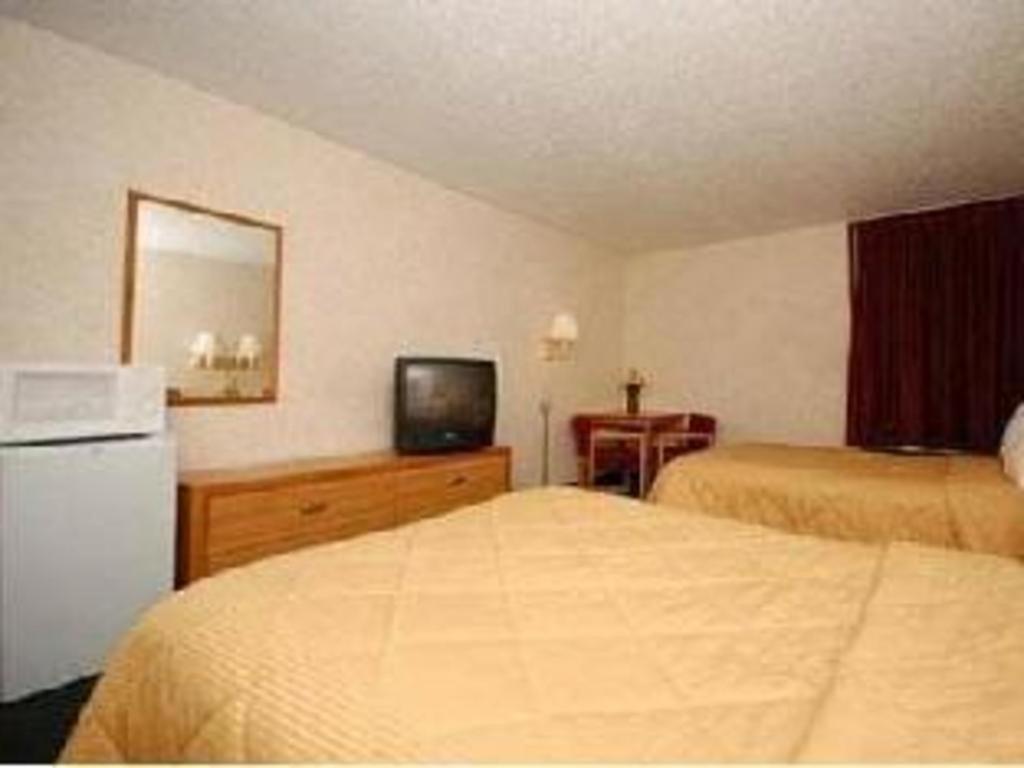 Quality Inn Waynesburg Exterior photo