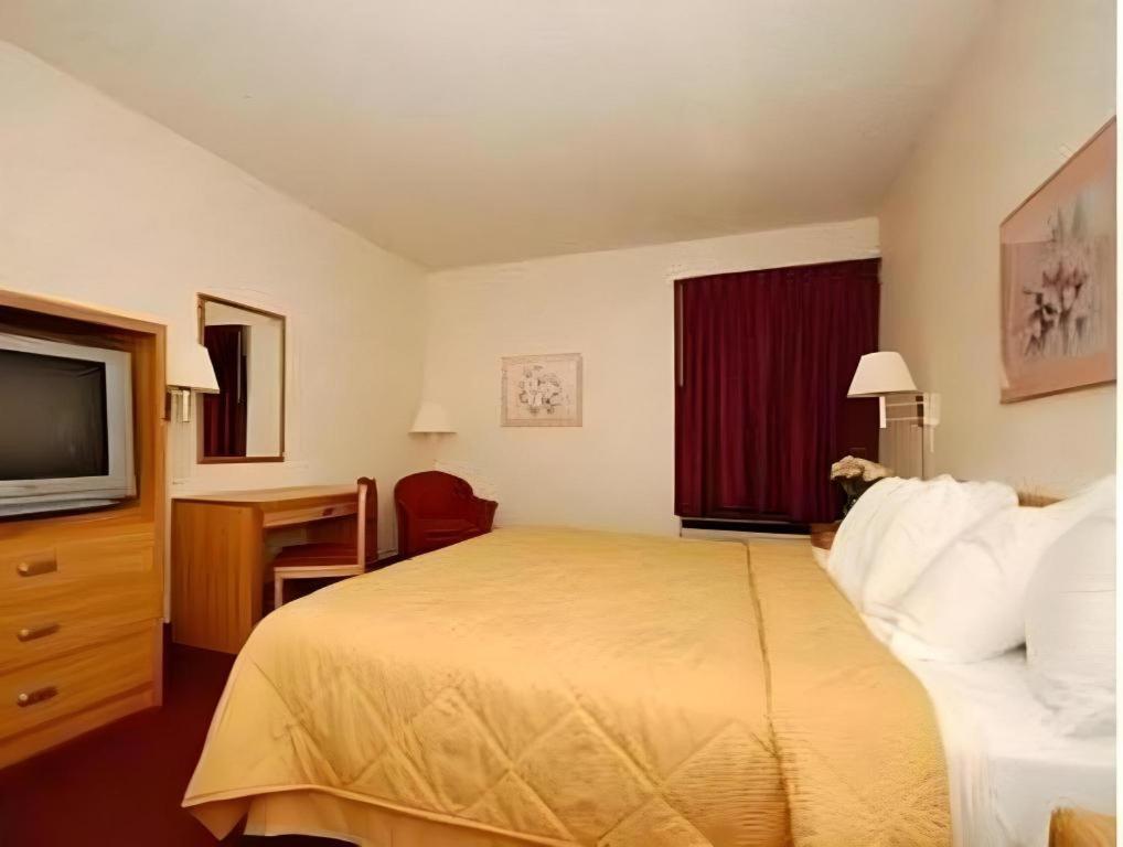 Quality Inn Waynesburg Exterior photo